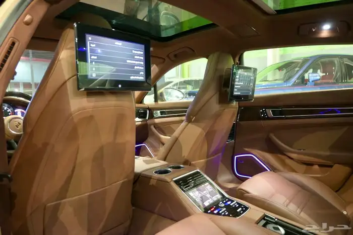 بورش باناميرا Panamera executive 2022 شبه جديد على الضمان 13