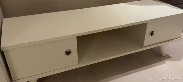 طاوله تلفزيون عرضها تقريبا متر وعشرين 1