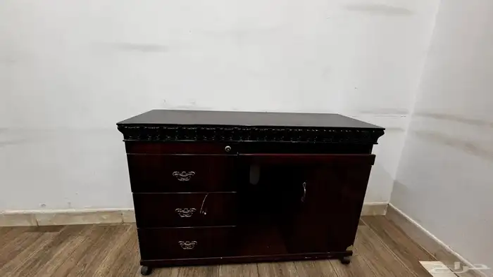 طاولات وكراسي بجودة ممتازه وجديده 3