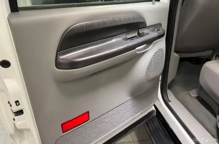 فورد اكسكيرجن مخزن ford excursion 2005 9