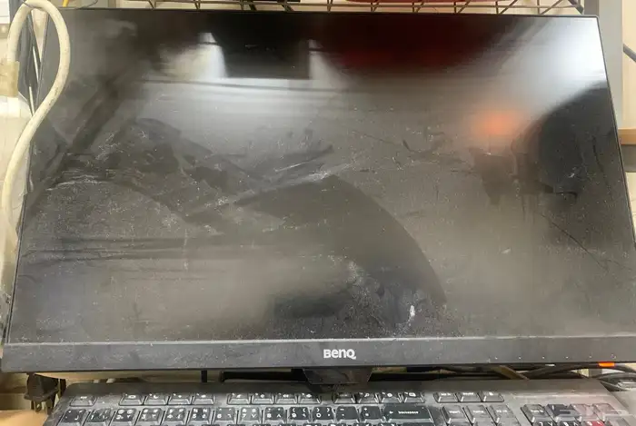 طابعه hp - Laser jet- p1102   شاشة كمبيوتر شركة BenQ 0