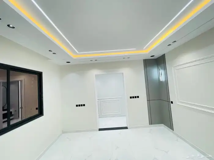للبيع شقق ارضي بحوش و شقق علوي مع سطح مصعد راكب حي الإسكان 9