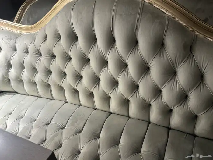 كنب وطاوله جديد مافي اي شي في المدينه للبيع 5