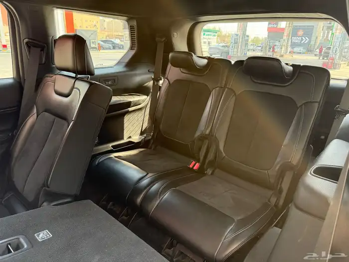 جيب قراند شيروكي L 4x4 V6 2022 6