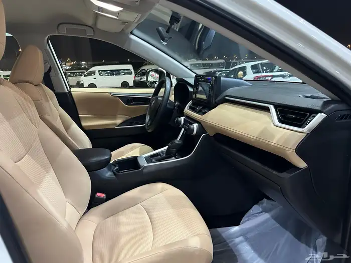 تويوتا راف فور موديل 2022 دبل 17