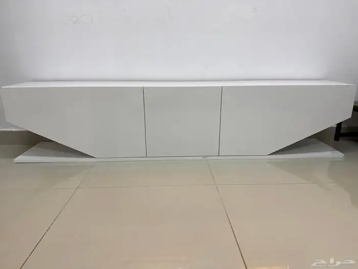 طاولة تلفاز لون أبيض 0
