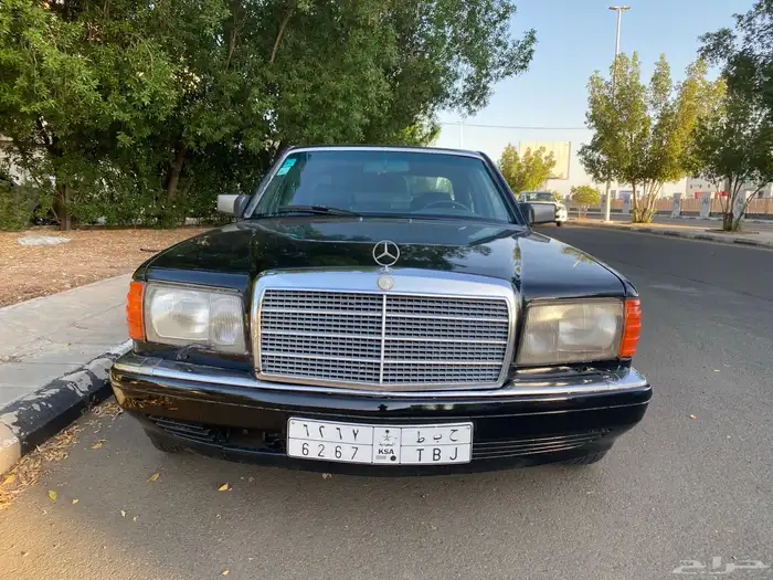 مرسيدس كلاسيك 560 للبيع 3