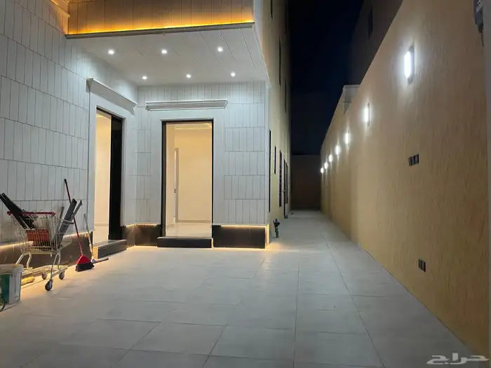 دور أرضي للبيع بحي البيان 0