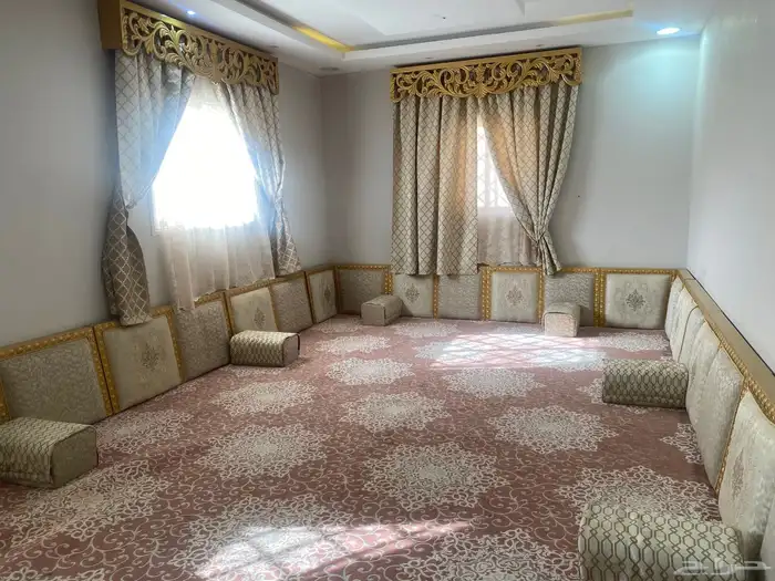 مساند ارضيه للبيع مع فرشتها 0