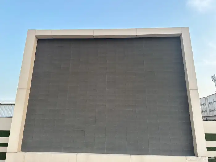 شاشة اعلانات LED كبيرة 2