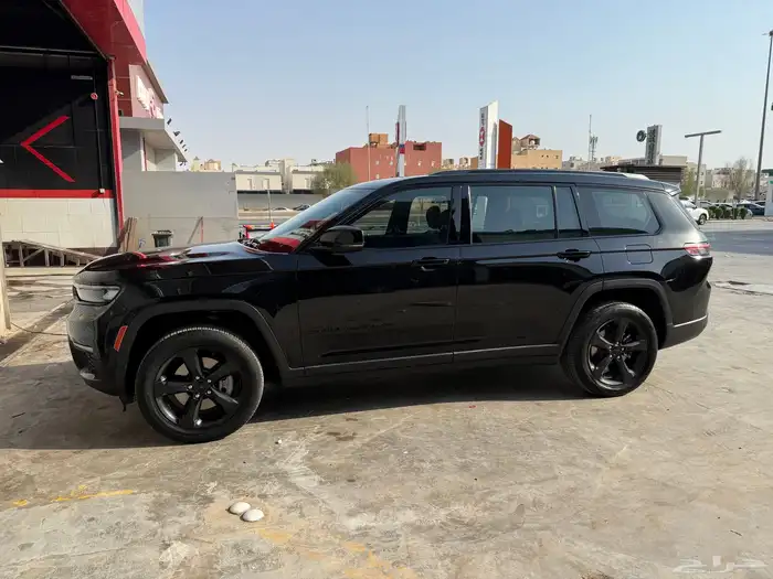 جيب قراند شيروكي L 4x4 V6 2022 1