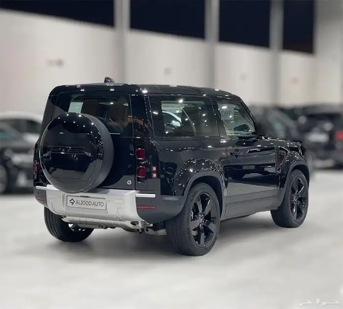 لاندروفر ديفندر 90 - HSE V6 موديل 2024 فل كامل سقف كشف جديد 4