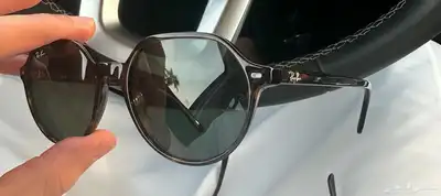 نظاره شمسية رجالي شبه جديده Rayban أصليه 0