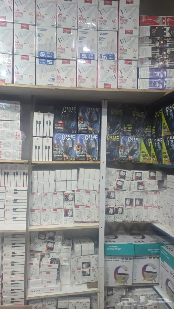 وصول دفعة جديدة من السماعات وكل مايخص الجوالات البيع جمله 5