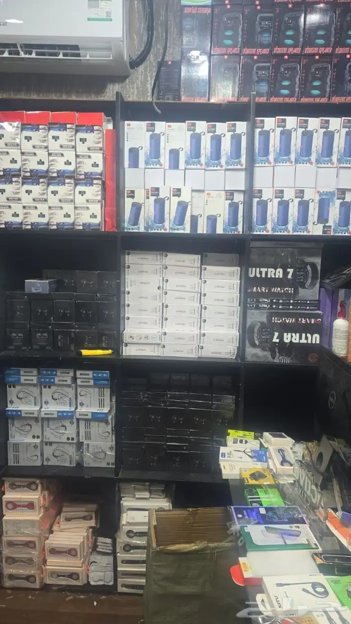 للبيع جوالات سماعات جرابات كيبلات شواحن جديدة دفعة جديدة 8