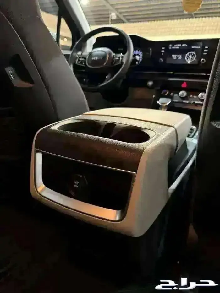 للبيع كيا كارنفال قراند 2022 عداد 49 ألف كم مخززنه 48