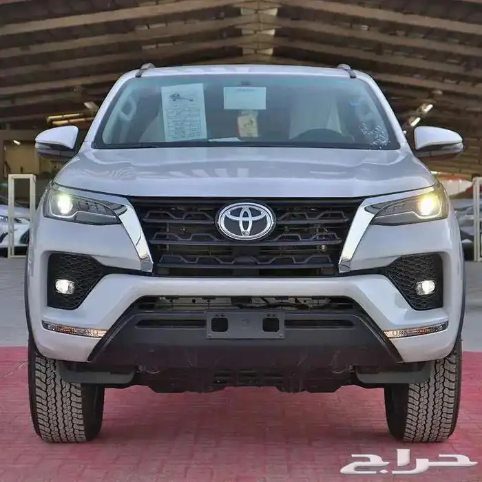 تويوتا فورتشنر VX1 بنزين 2025 5