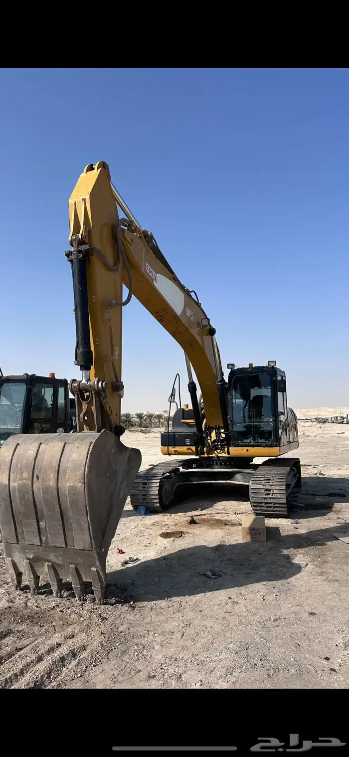 للايجار بوكلين عدد3 متوفر سواقين نظام سفتي ارامكو جاهزة 0