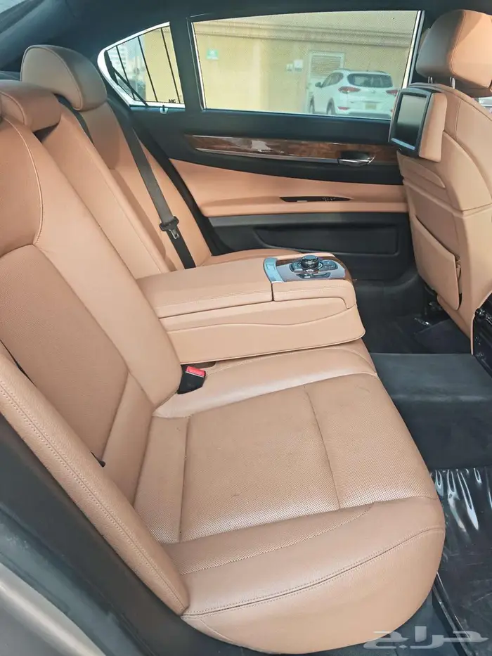 بي ام دبليو 740Li 2011 وكالة 29