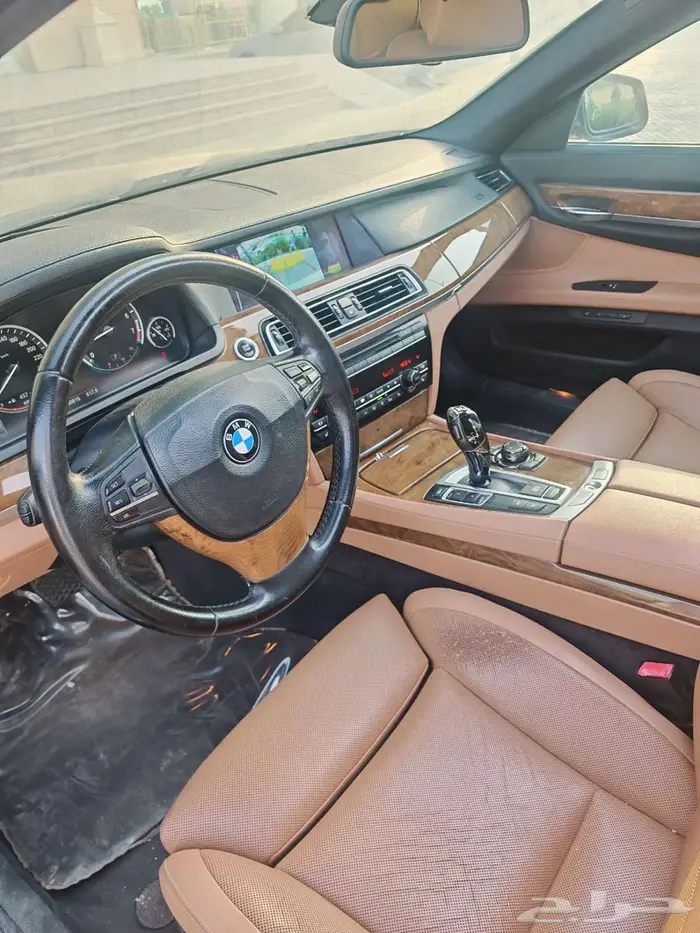بي ام دبليو 740Li 2011 وكالة 32