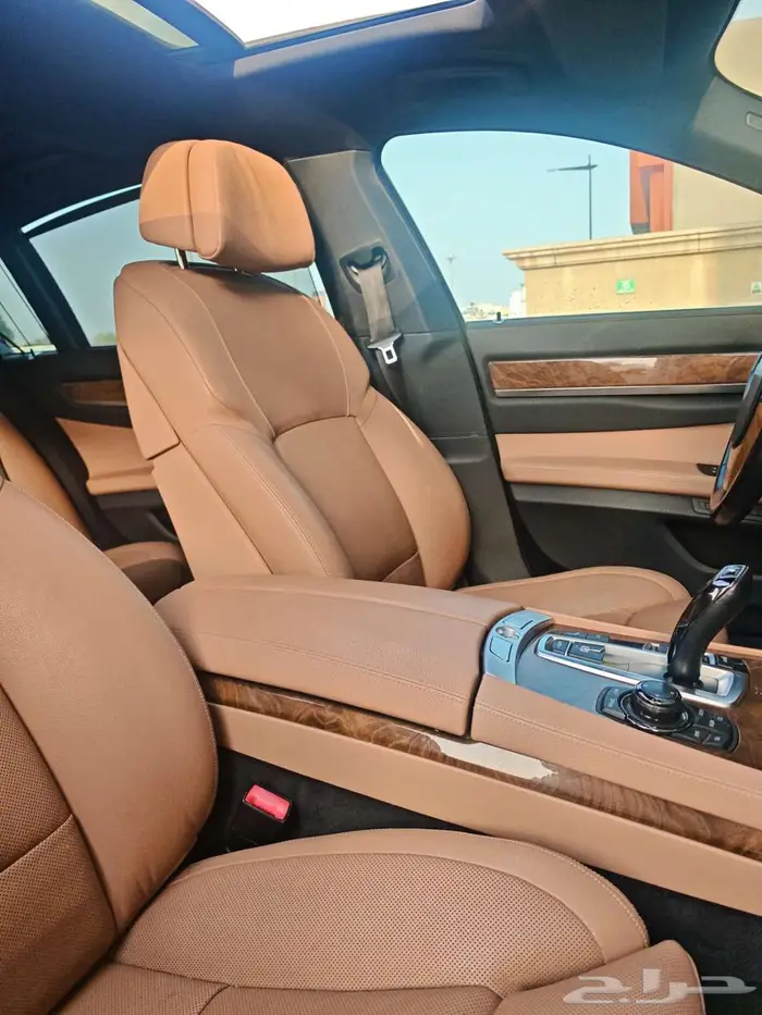 بي ام دبليو 740Li 2011 وكالة 38