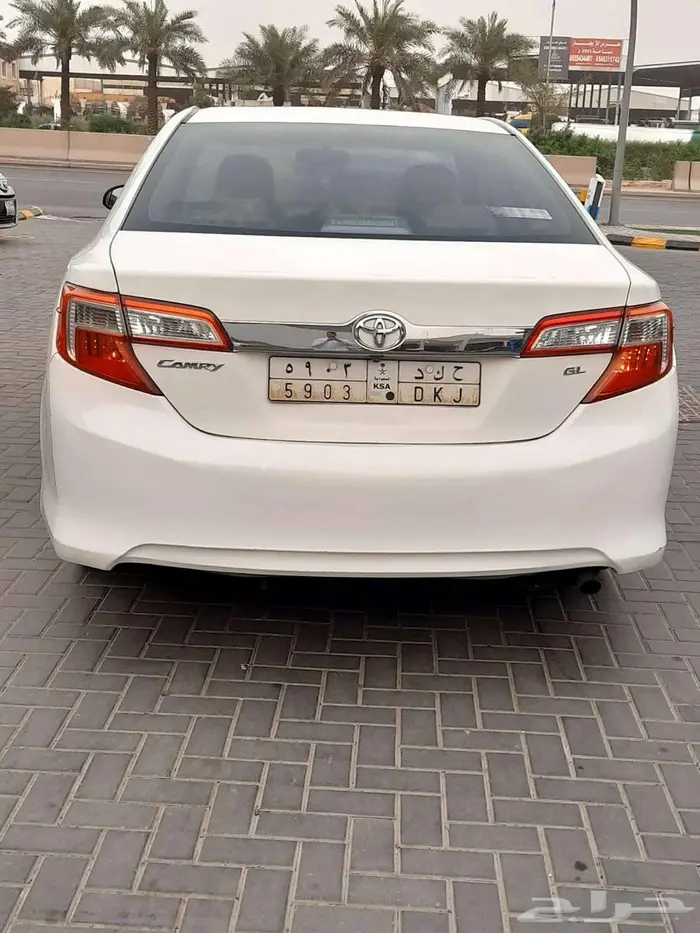 للبيع كامري 2015 نظيفة 2