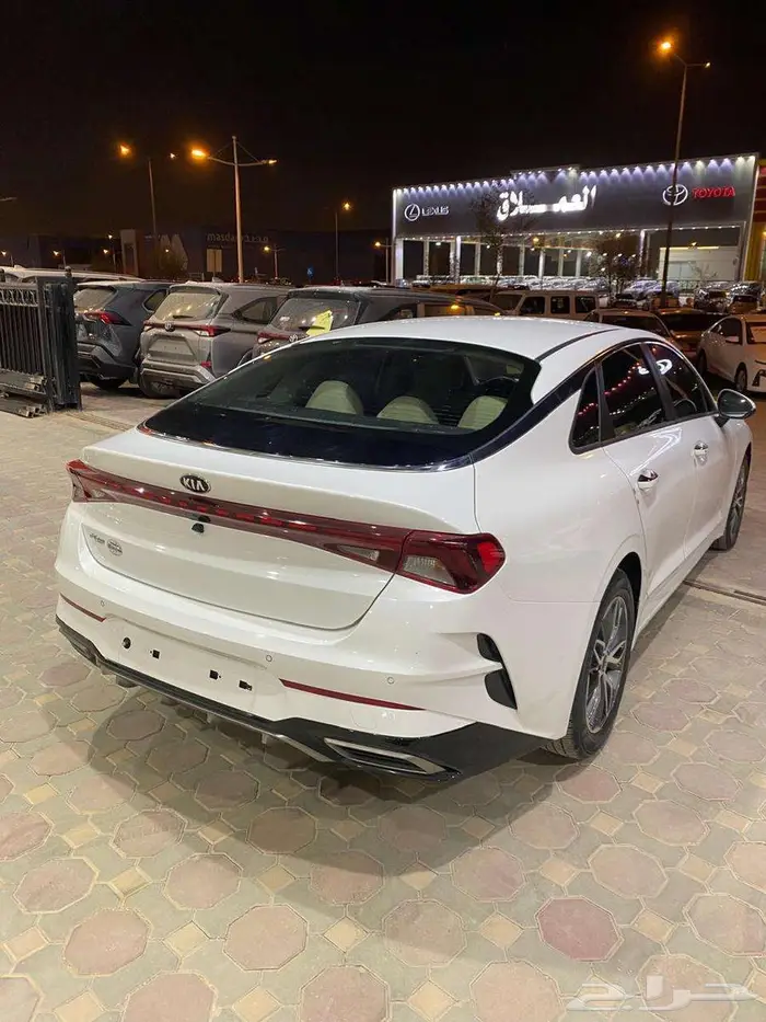 كيا اوبتيما 2021 بنزين شاشه كامير مستورد محرك 2.0 6