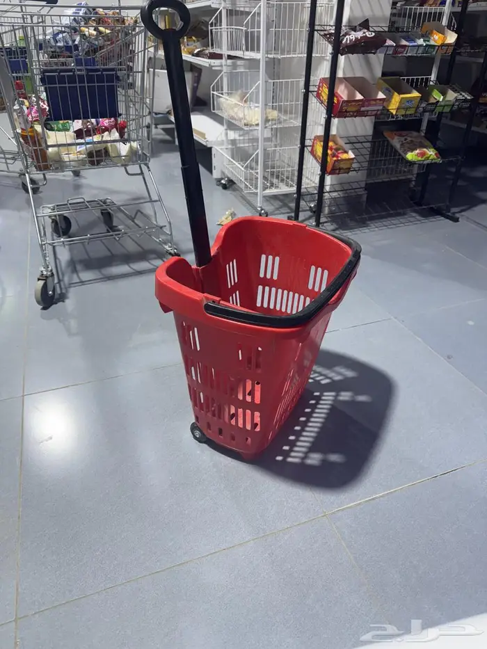 للبيع رفوف وكاشير عربيات تسوق 1