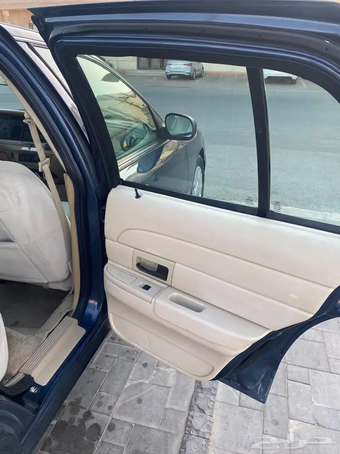 فورد فكتوريا بوليسي 9