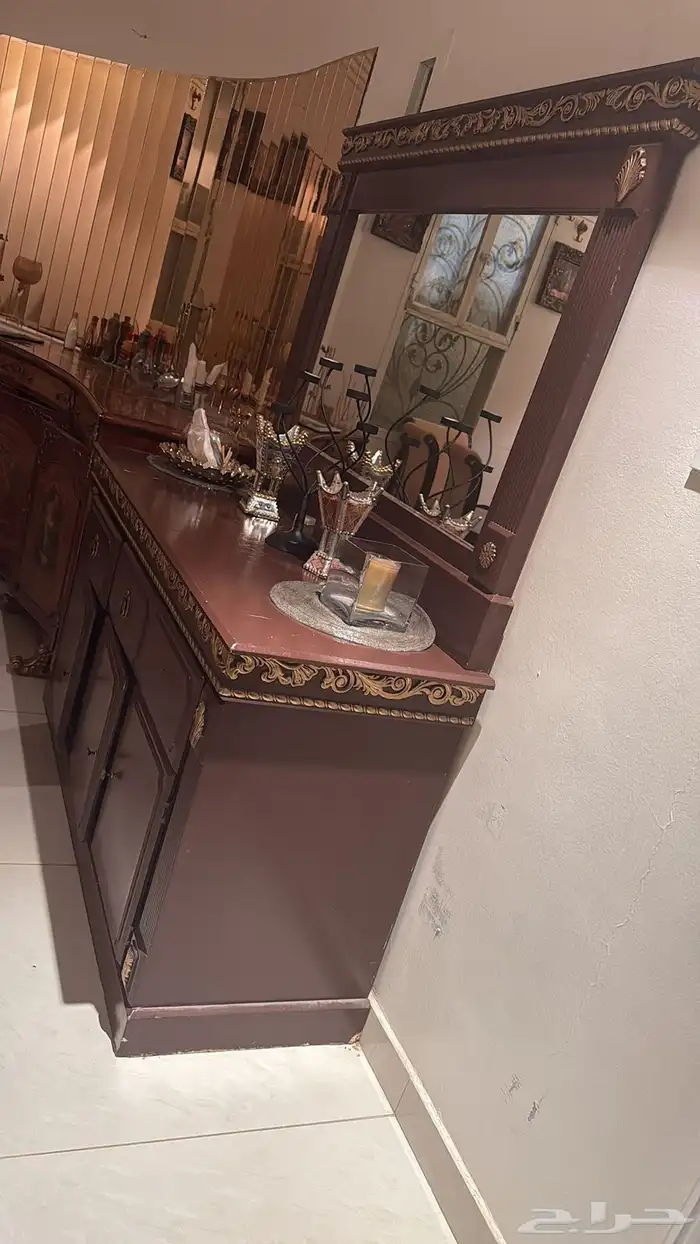بوفية وطاولة طعام 3