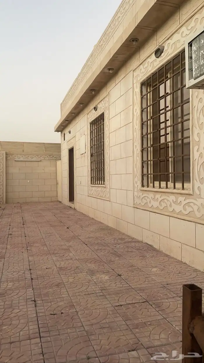 استراحة للايجار قسمين سنوي شهري 8
