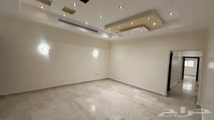 للايجار بحي النهضه خمس غرف وصاله 8