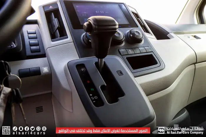 تويوتا فان بضاعة ديزل أوتوماتيك باب مفصلي للشنطة 2025 13