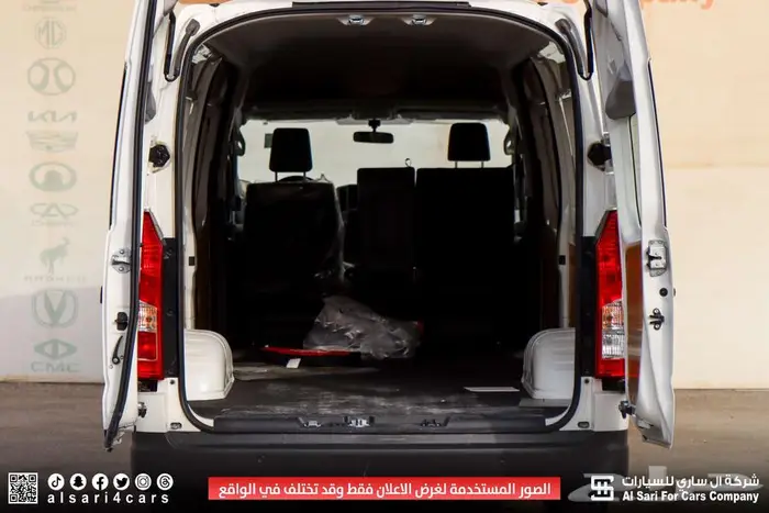 تويوتا فان بضاعة ديزل أوتوماتيك باب مفصلي للشنطة 2025 4