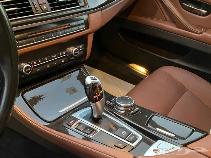بي ام دبليو 520i 2016 بحالة ممتازة 37
