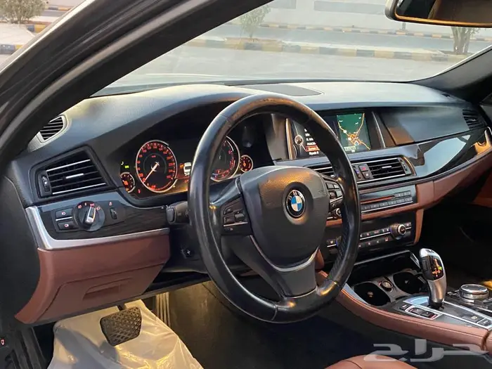 بي ام دبليو 520i 2016 بحالة ممتازة 38
