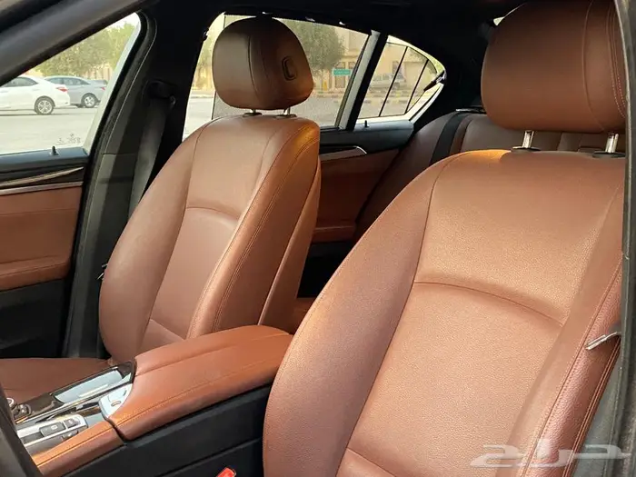 بي ام دبليو 520i 2016 بحالة ممتازة 36