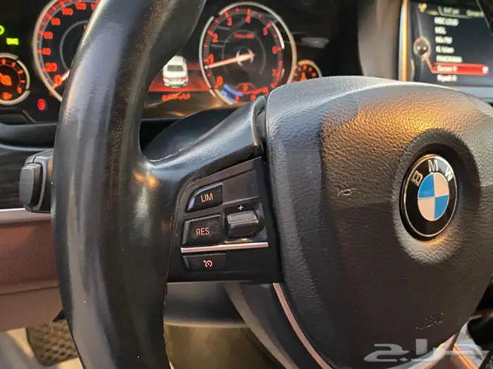 بي ام دبليو 520i 2016 بحالة ممتازة 40