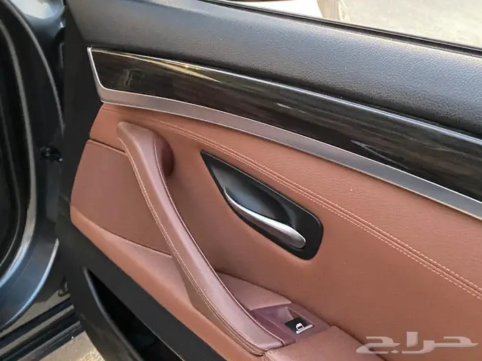 بي ام دبليو 520i 2016 بحالة ممتازة 43