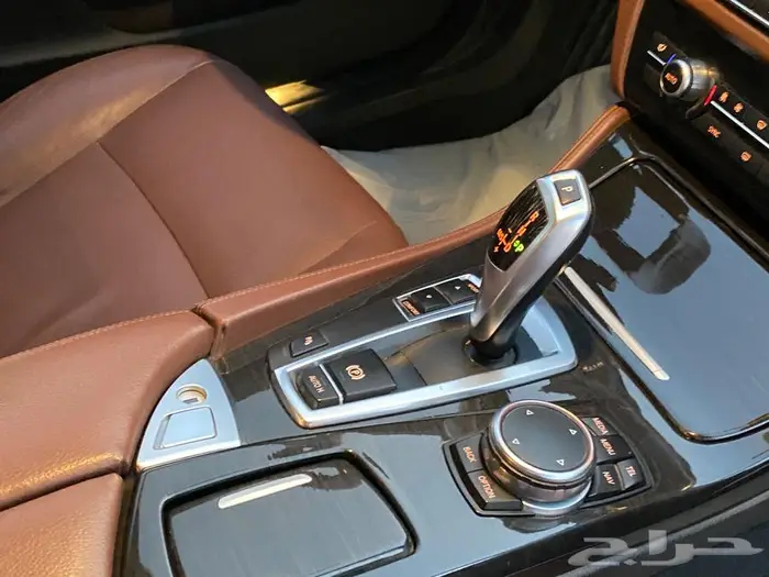 بي ام دبليو 520i 2016 بحالة ممتازة 31
