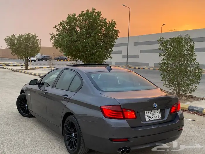 بي ام دبليو 520i 2016 بحالة ممتازة 24