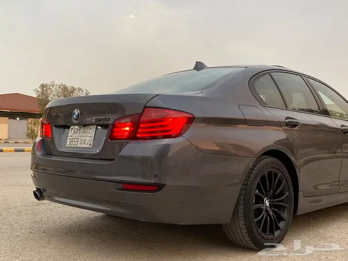 بي ام دبليو 520i 2016 بحالة ممتازة 22