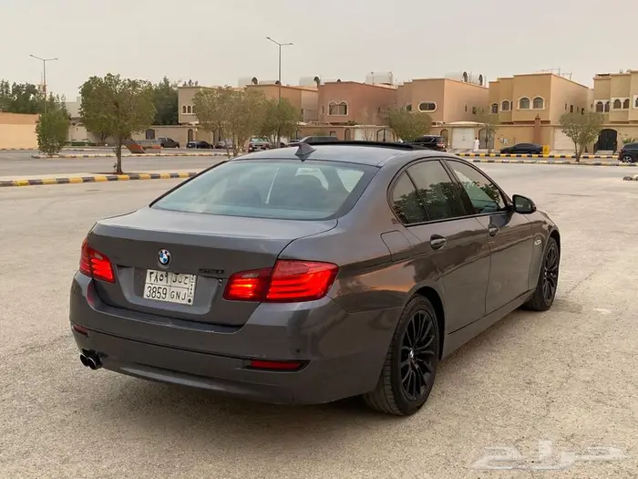 بي ام دبليو 520i 2016 بحالة ممتازة 21
