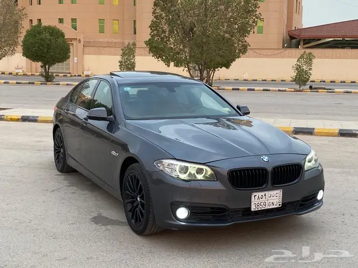 بي ام دبليو 520i 2016 بحالة ممتازة 9