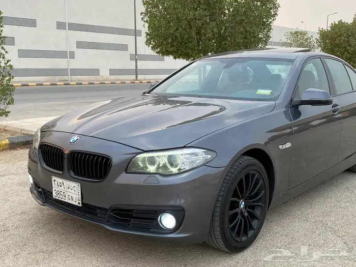 بي ام دبليو 520i 2016 بحالة ممتازة 7