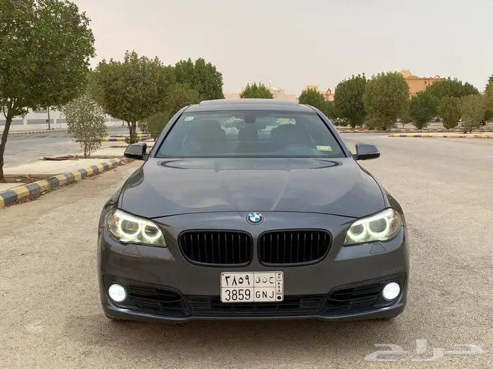 بي ام دبليو 520i 2016 بحالة ممتازة 1