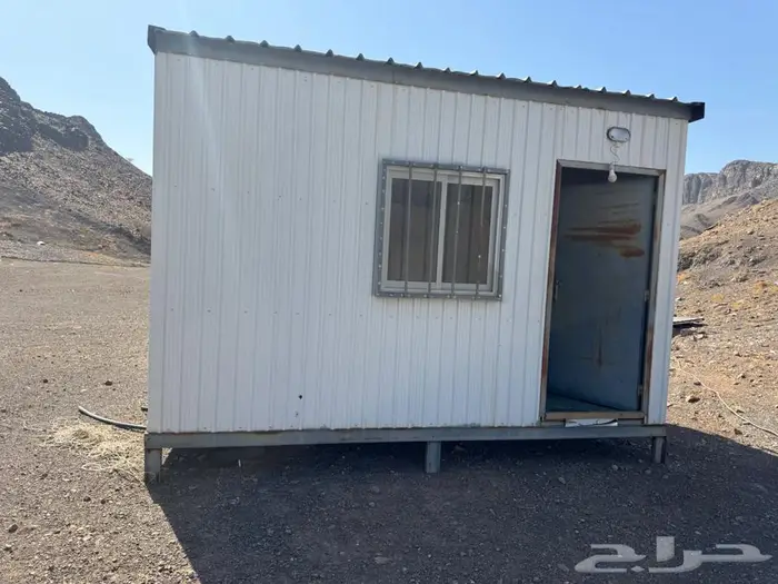 غرفة بركس مع دورات مياه و مطبخ 1