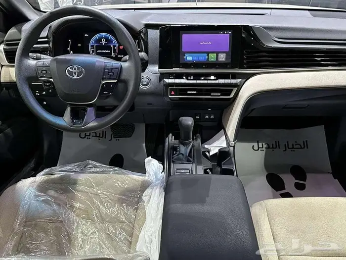 تويوتا كامري E ستاندر بنزين 2025 6