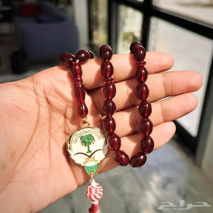 مسبحة عنابي فاخرة بتصميم مميز 4