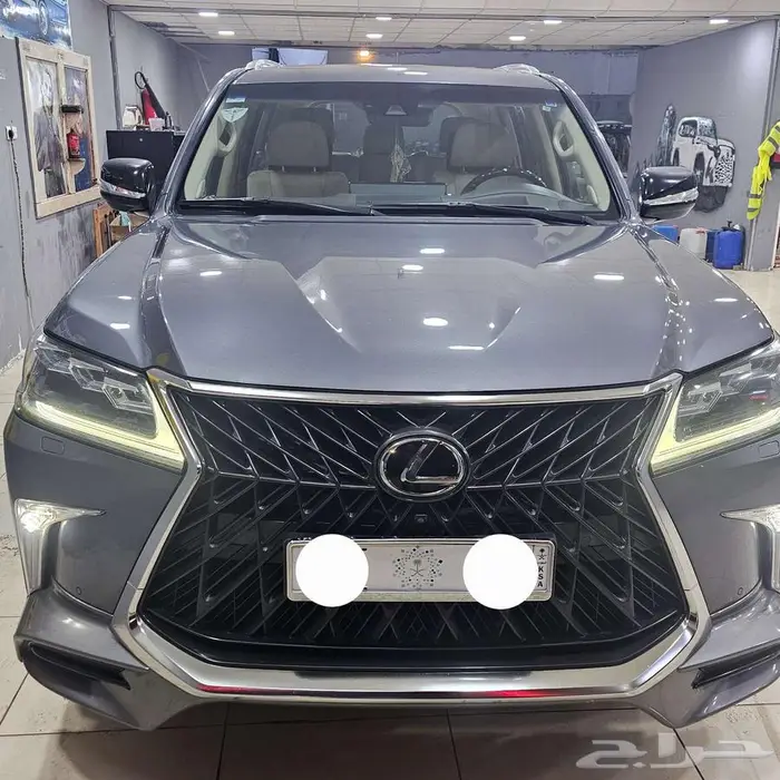 للبيع ليكزيس سعودي lx570 11